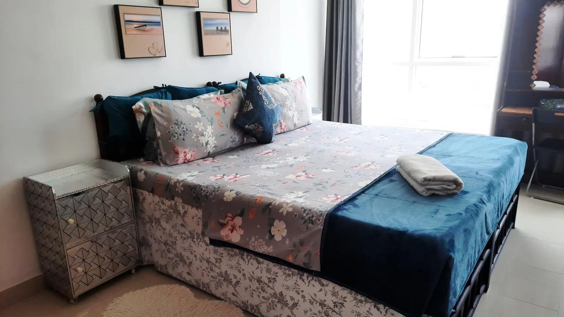 Homestay Double Room With Private Bathroom Sharjah
